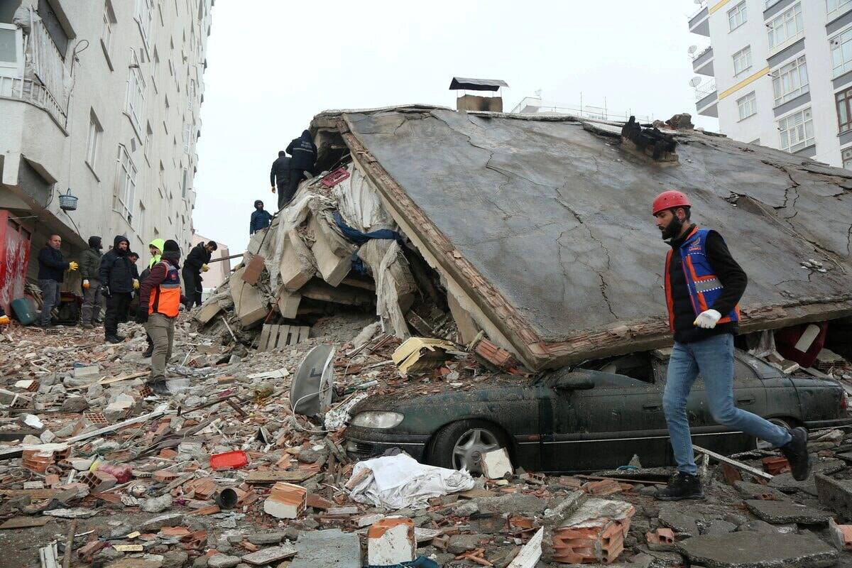 what does it mean when you dream about an earthquake