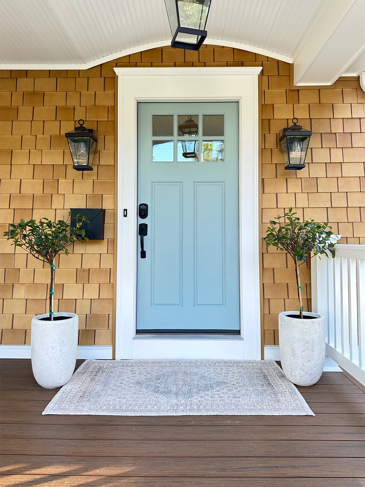 Feng Shui Front door: Decorating for Positive Energy