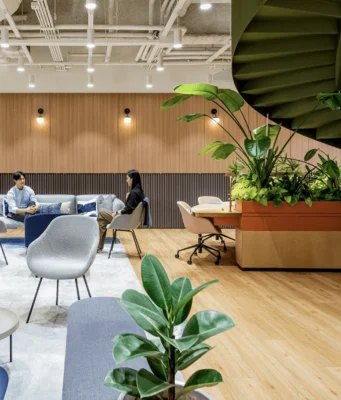 Định nghĩa lại Coworking Space thời công nghệ 4.0 cùng JustCo tại TP.Hồ Chí Minh Một góc khu vực tiếp khách của JustCo